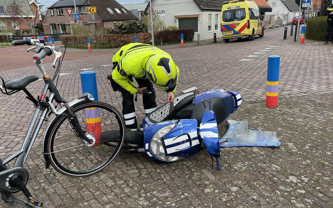 Scooterrijder aangereden op Dorpstraat / Tulpenstraat