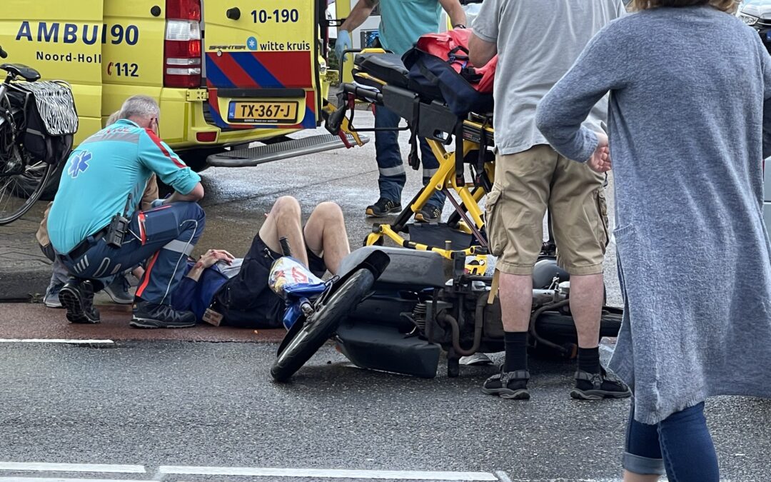 Man ernstig gewond na valpartij met zijn brommer