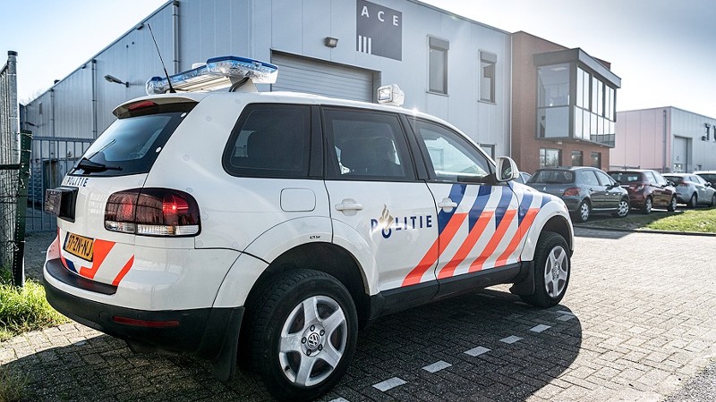 Verdovende middelen productielocatie aangetroffen in loods