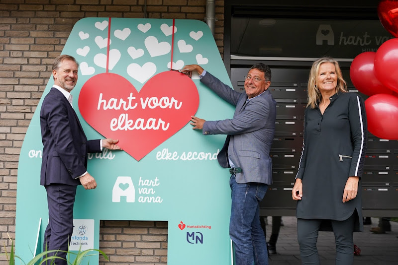 Pensioenfonds PMT gaat bijdragen aan het AED-netwerk