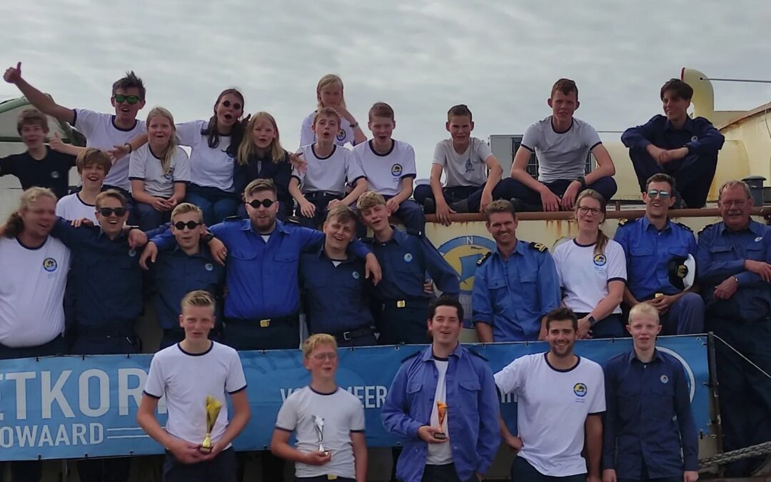 Komende zaterdag staat Zeekadetkorps Heerhugowaard weer op de Langedoikermarkt!