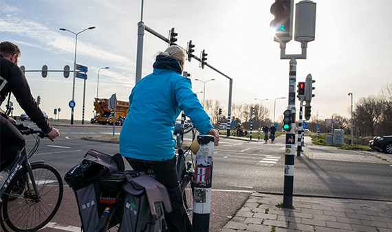 Provincie maakt fietsen comfortabeler en veiliger door slim instellen verkeerslichten