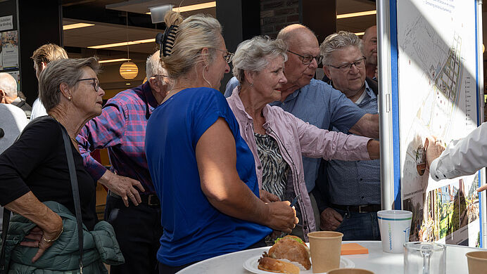 Dijk en Waard vol liefde: 18 jubilerende echtparen vieren feest