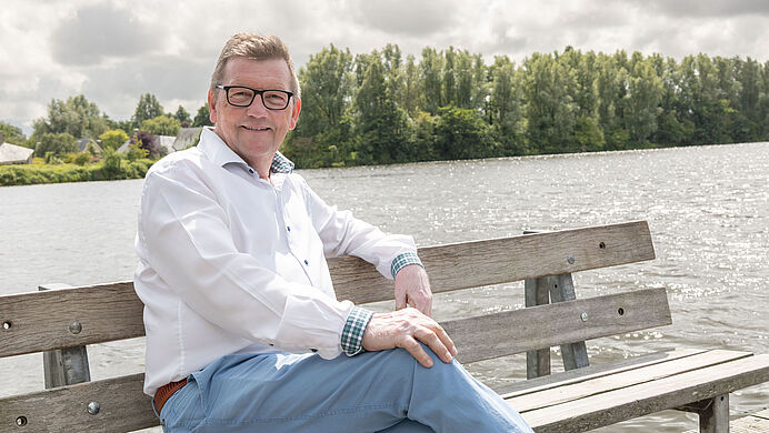 Verbinder Nico van der Wel laat zien wat Dijk en Waard in huis heeft