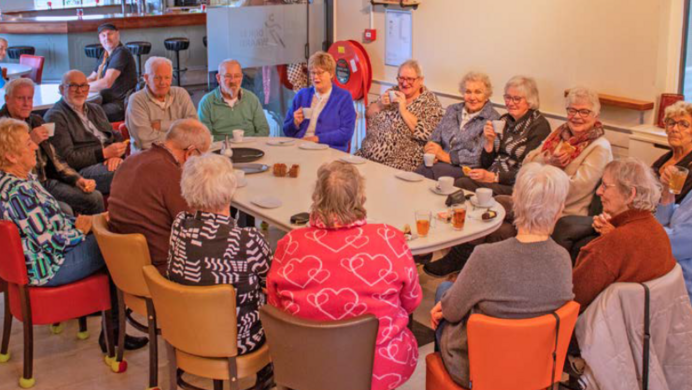 Gezellige spelochtenden doorbreken eenzaamheid bij senioren