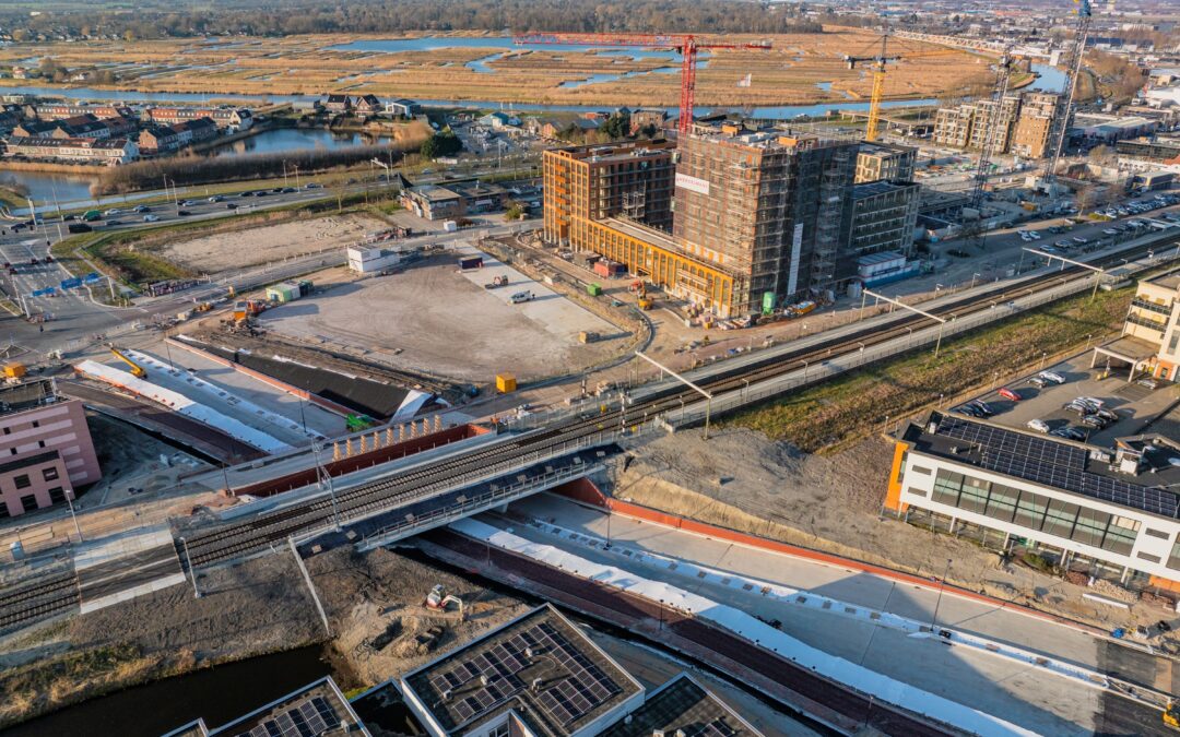 Maandag 20 april gaat de nieuwe spooronderdoorgang open voor alle verkeer. Dit wordt gevierd met een openingsfeest op zaterdag 18 apri