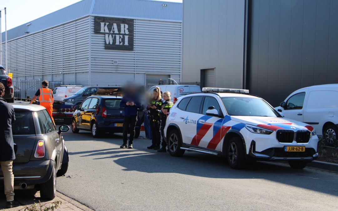 Flinke schade bij ongeval op kruising Dulleweg