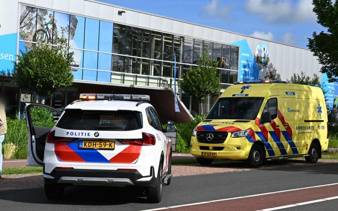 Kop-staartbotsing met letsel op Rijksweg in Limmen